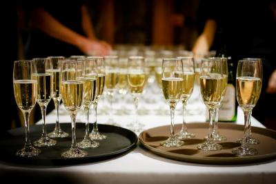 Copas de cava grabadas: un elemento imprescindible en tu boda