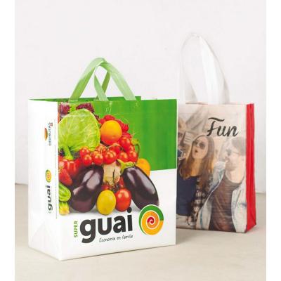 Bolsas de rafia personalizadas: Un soporte indestructible donde perdura tu marca