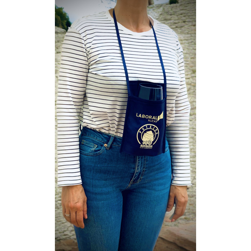 La importancia de los artículos de merchandising como los cuelga copas personalizados en la organización de eventos sobre el vino